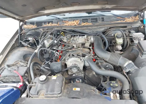 2004 Ford Crown Victoria Lx из США, поврежденный, VIN 2FAFP74WX4X135612